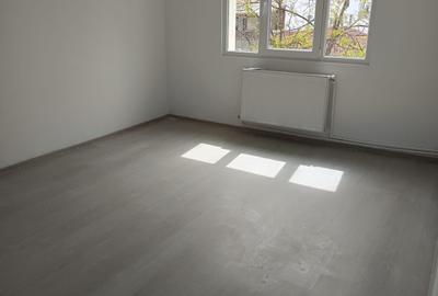 Apartament cu 2 camere decomandat în Nicolina - 2