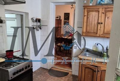 Casă cu 3 camere cu Teren 2704 Mp în Central - 3