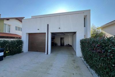 Casă cu 5 camere cu Teren 600 Mp în Dumbrăvița