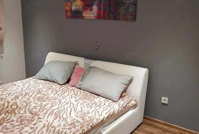 Apartament cu 3 camere decomandat în Central - 1