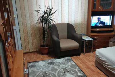 Apartament cu 3 camere, mobilat în Mărăței