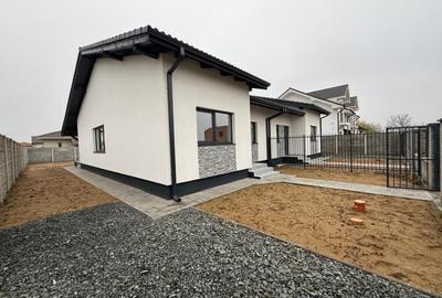 Duplex cu 3 camere cu Canalizare în Moșnița Veche - 2