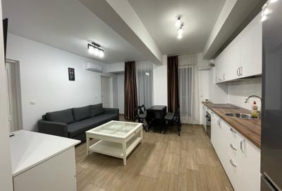 Apartament cu 3 camere semidecomandat, mobilat în Central