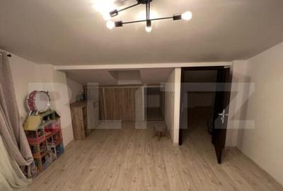 Apartament cu 3 camere, mobilat în Valea Adâncă
