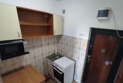 Garsoniera, etaj 1, zona CET - 3