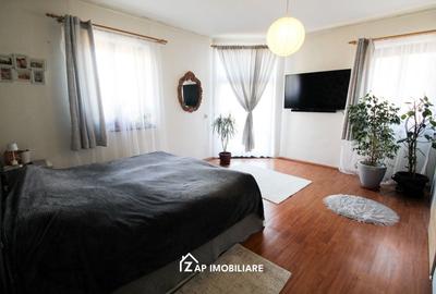 Apartament cu 4 camere în Central - 1