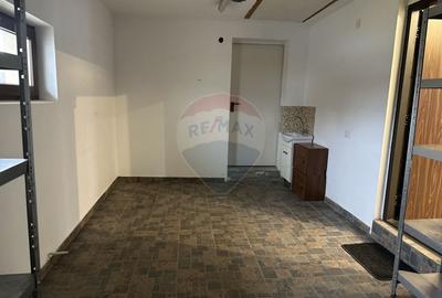 Casă cu 4 camere cu Teren 622 Mp în Girov - 15