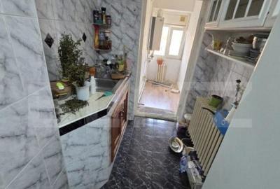 Apartament 3 camere, semidecomandat, zona 8 Mai - 6