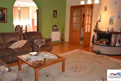 Casă cu 8 camere cu Teren 1000 Mp în Sângeorgiu de Mureș - 11