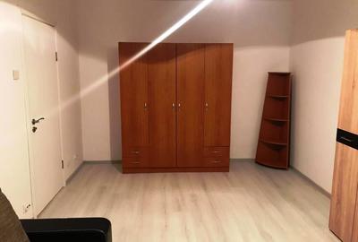 Garsonieră decomandată în Muncii