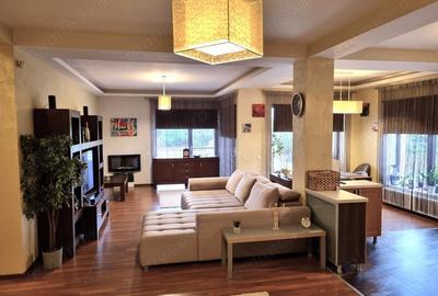 Casă cu 6 camere cu Teren 2297 Mp în Central - 8