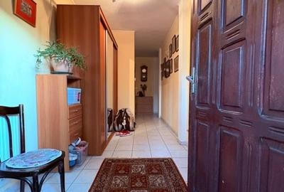 Casă individuală cu 6 camere cu Canalizare în Bucureștii Noi