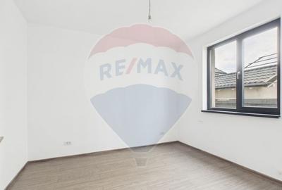 Casă cu 5 camere cu Teren 559 Mp în Samurcași - 8