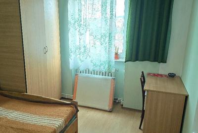 Vand apartament cu 2 camere in Deva, Sala Sporturilor in P-uri, et 3 - 3