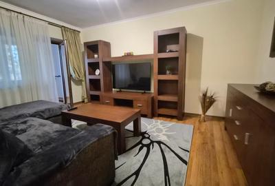 Capitol - ap 3 cam , et 2/4 , renovat integral (mobilat si utilat complet) - 2