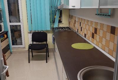 Apartament cu 3 camere semidecomandat, mobilat în Central - 5