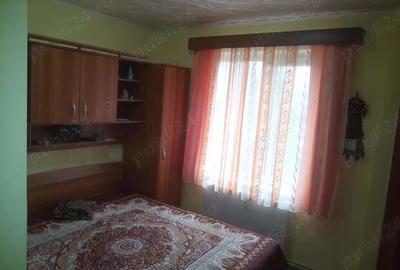 Vand apartament cu doua camere etaj 1 - 7