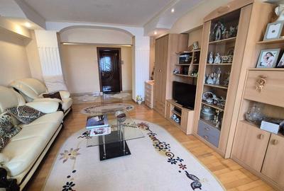 Apartament cu 3 camere decomandat în Central - 8