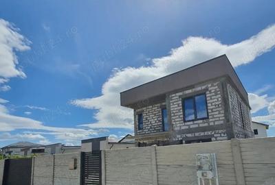 Casă cu Teren 470 Mp în Șimnicu de Sus - 1