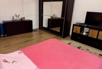 Garsonieră decomandată în Eroii Revoluției - 1