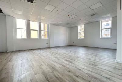Spațiu comercial, de 20 mp, în Central - 11