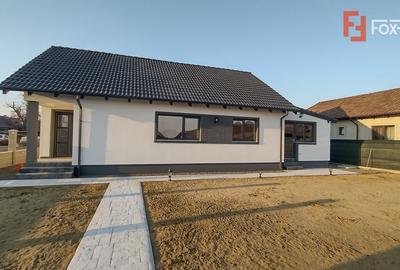 Casa individuala 4 camere, Sanmihaiu Roman - Teren 440 mp - 2