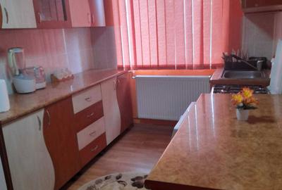 Apartament cu 3 camere decomandat în Central - 1