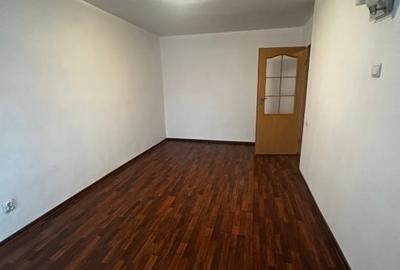 Garsonieră decomandată, mobilată în Tei - 7