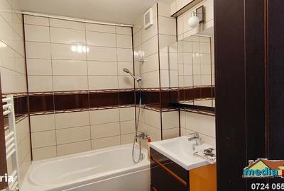 Apartament cu 3 camere semidecomandat în Micro 16
