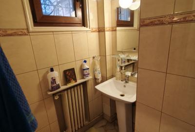 De inchiriat: casa spatioasa cu terasa si garaj – Domenii - 11