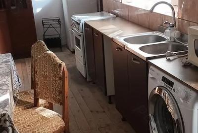 Casă cu 5 camere cu Teren 2000 Mp în Central - 3