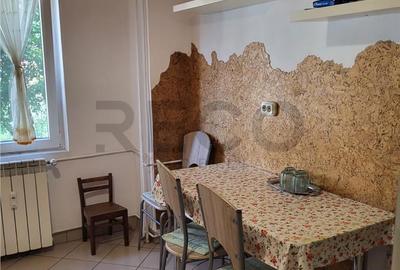 Apartament cu 3 camere decomandat în Valenta - 8