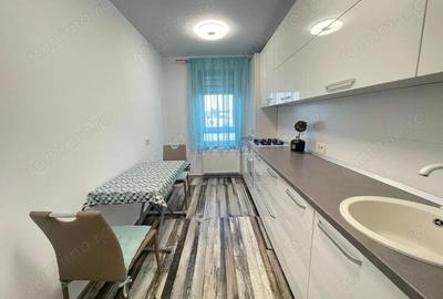 Apartament cu 2 camere decomandat în Tractorul