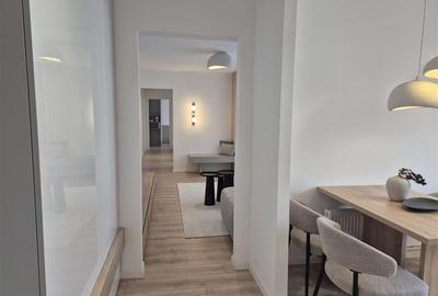 Apartament cu 3 camere semidecomandat, mobilat în Circumvalațiunii