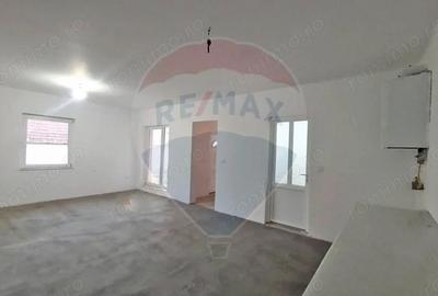 Casă cu Teren 800 Mp în Gălățeni - 11