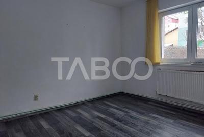 Apartament 2 camere decomandate 35 mp parter Cisnadie - 10