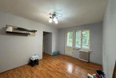 Apartament cu 3 camere semidecomandat în Exterior Vest - 1