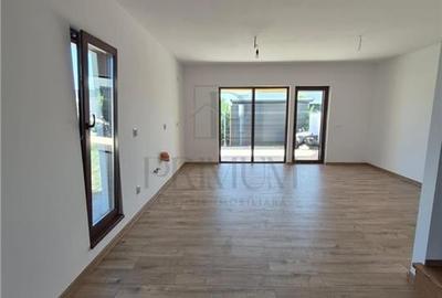 Duplex finalizat - bine compartimentat - toate utilitatile - doua balcoane - 5