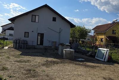 Casă cu 4 camere cu Teren 500 Mp în Central - 10