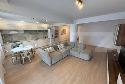 Apartament cu 3 camere, mobilat în Central