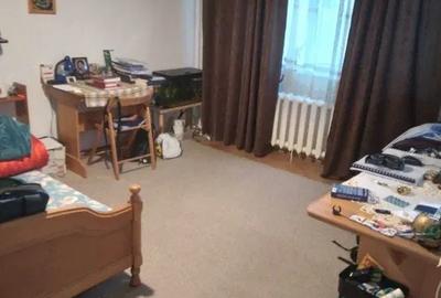 Apartament cu 1 camera decomandat, etaj 3/8, zona Alexandru cel Bun - 2