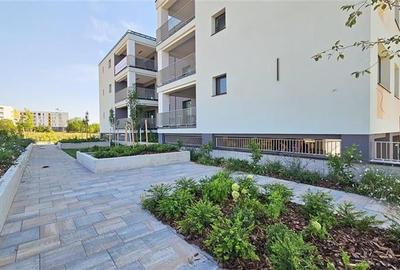 Apartament cu 3 camere decomandat în Lipovei