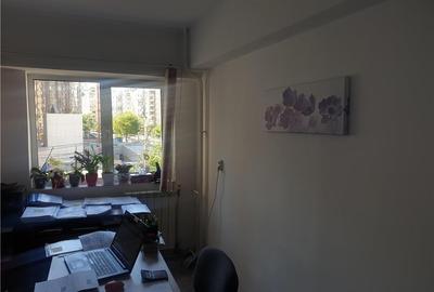 Spațiu comercial, de 73 mp, în Central - 7