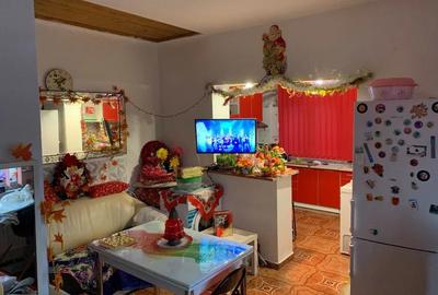 Casă cu 3 camere cu Teren 2000 Mp în Central - 2