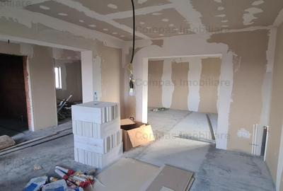 Casa la rosu in zona Dumbrava Rosie - 3