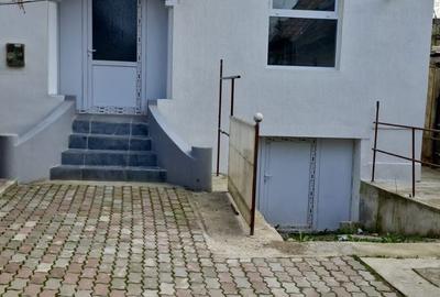 Casă cu 3 camere în Central - 1