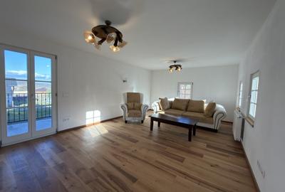 Casă individuală cu 4 camere cu Canalizare în Central - 3