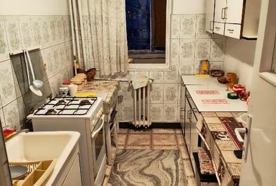 Vand apartament zona Torontalului Str. Brandusei - 10