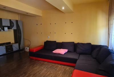 Casă individuală cu 5 camere cu Canalizare în Km 4-5 - 7