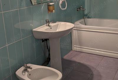 Vand ap in Flore?ti ,str Florilor ,intre case ,strada privata ,asfaltata ,suprafa?a totala 61 mp. - 2